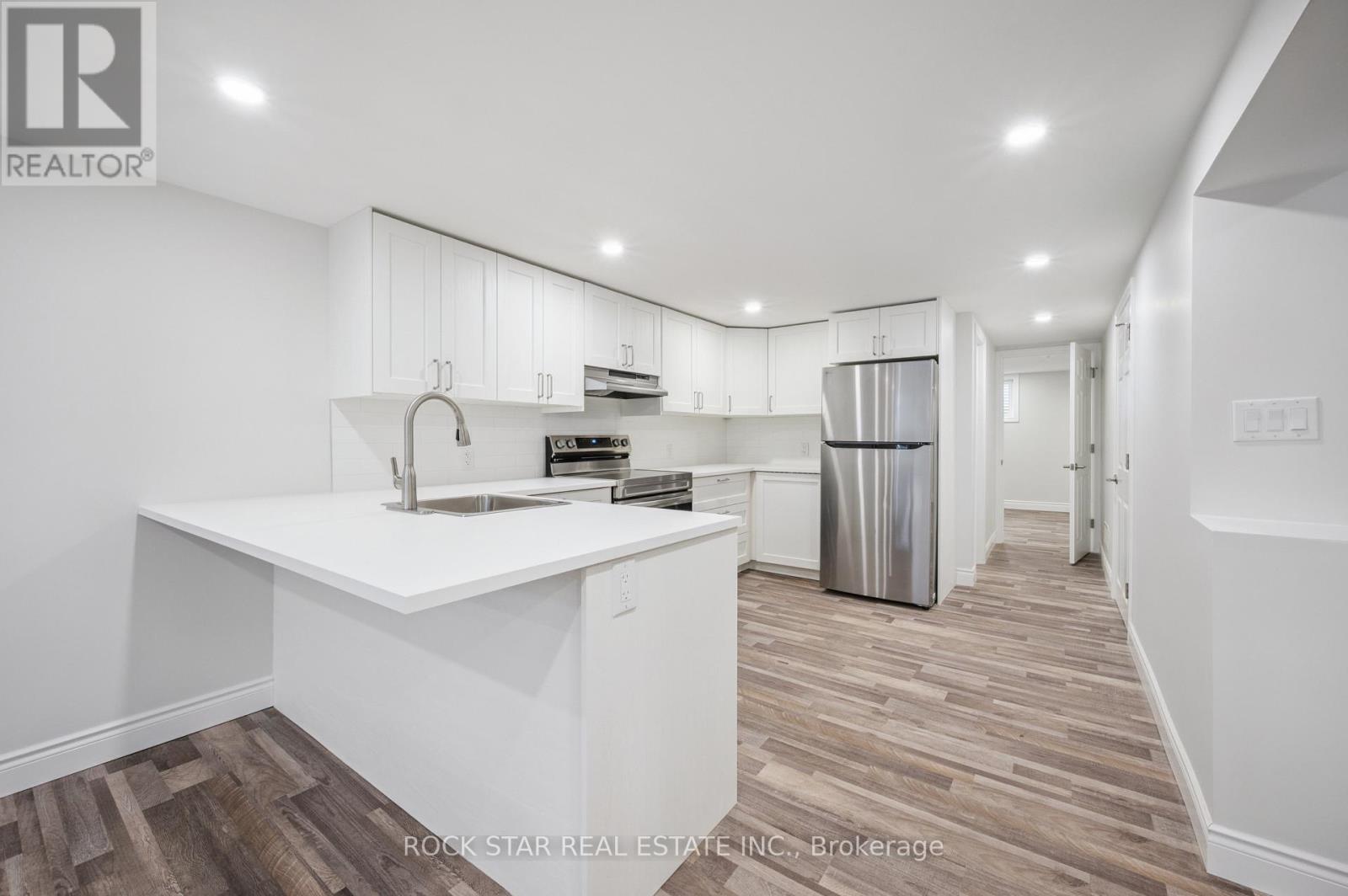 118 Selkirk Drive, Kitchener, Ontario  N2E 1M4 - Photo 26 - X12553592