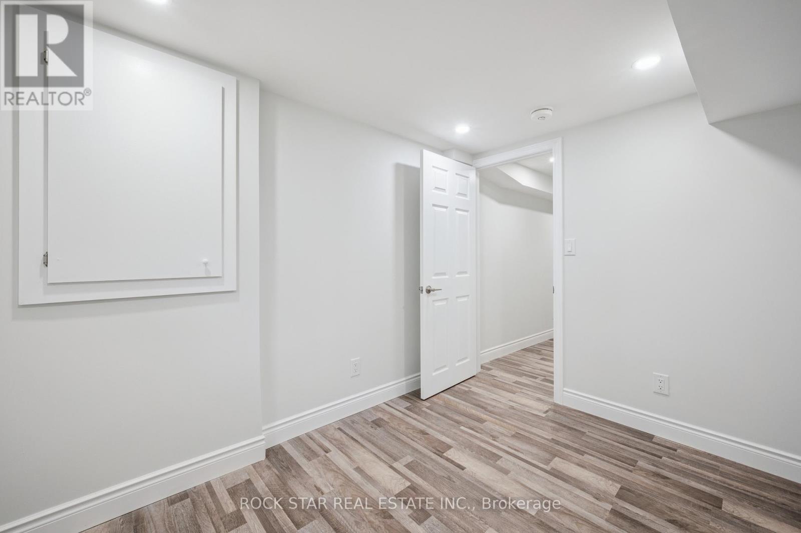 118 Selkirk Drive, Kitchener, Ontario  N2E 1M4 - Photo 34 - X12553592