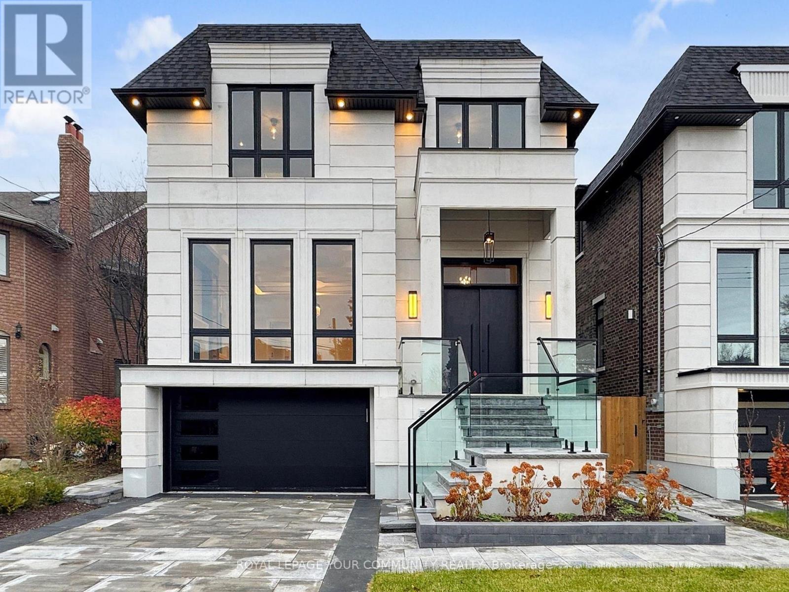 117 A CRESTWOOD ROAD, Vaughan, Ontario