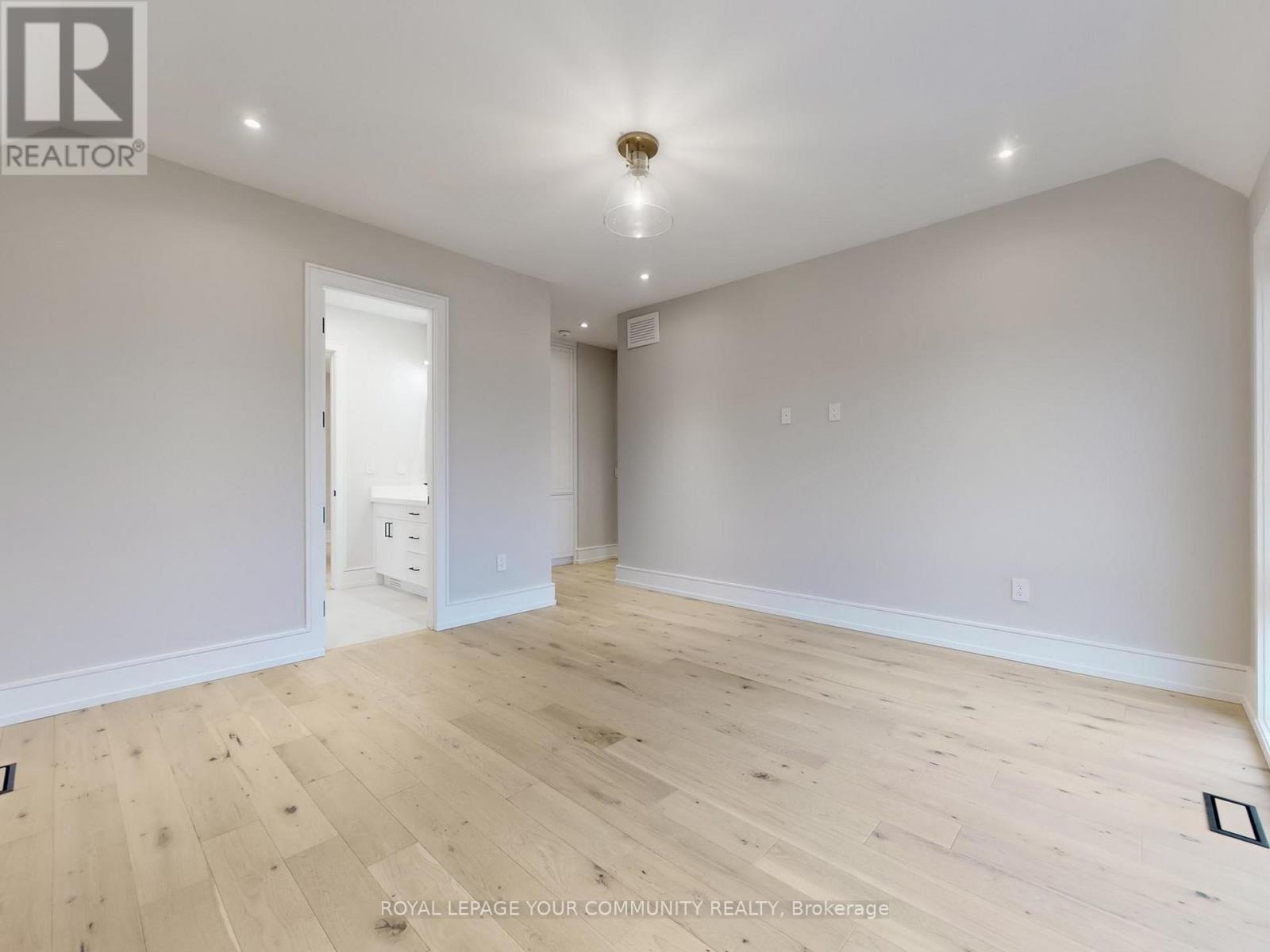 117 A Crestwood Road, Vaughan, Ontario L4J 1A7 - Photo 33 - N12549550