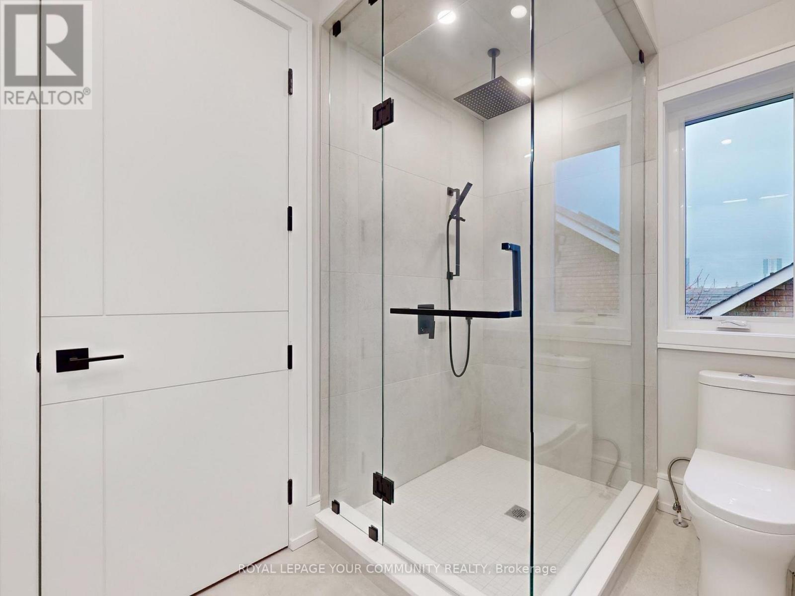 117 A Crestwood Road, Vaughan, Ontario L4J 1A7 - Photo 35 - N12549550