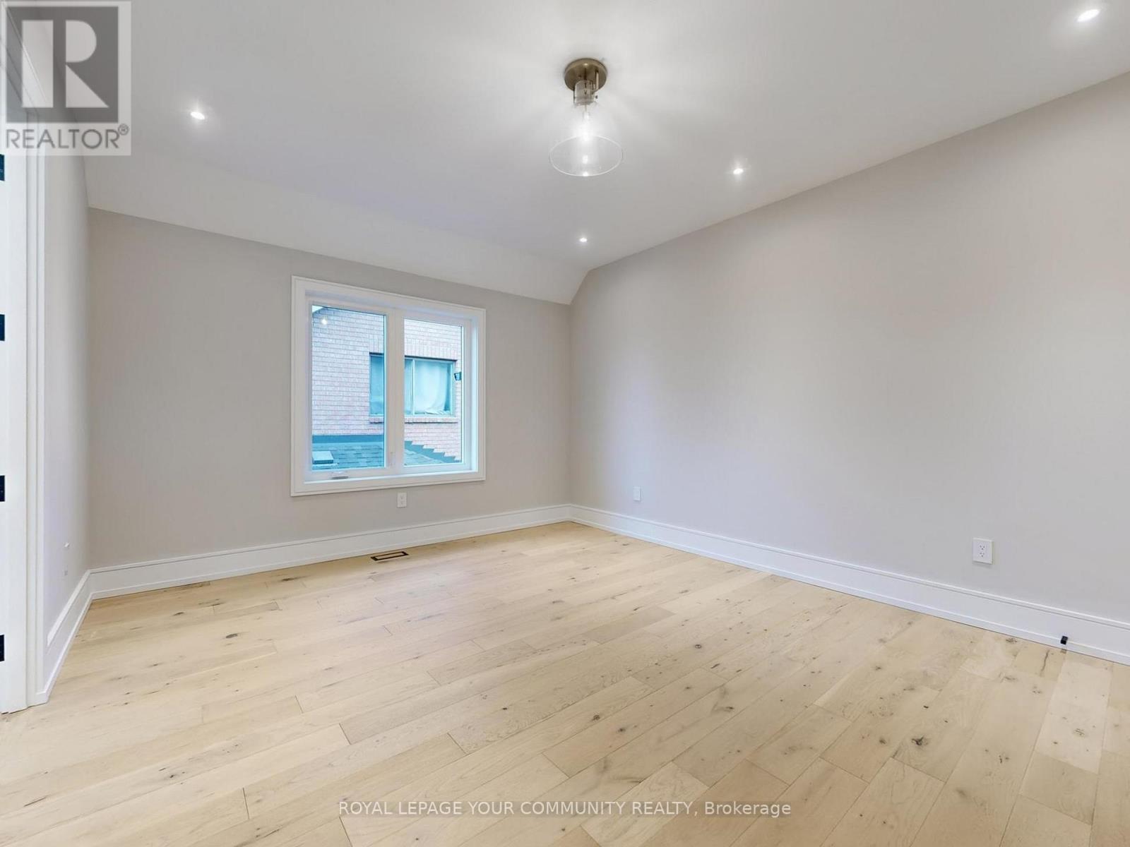 117 A Crestwood Road, Vaughan, Ontario L4J 1A7 - Photo 36 - N12549550