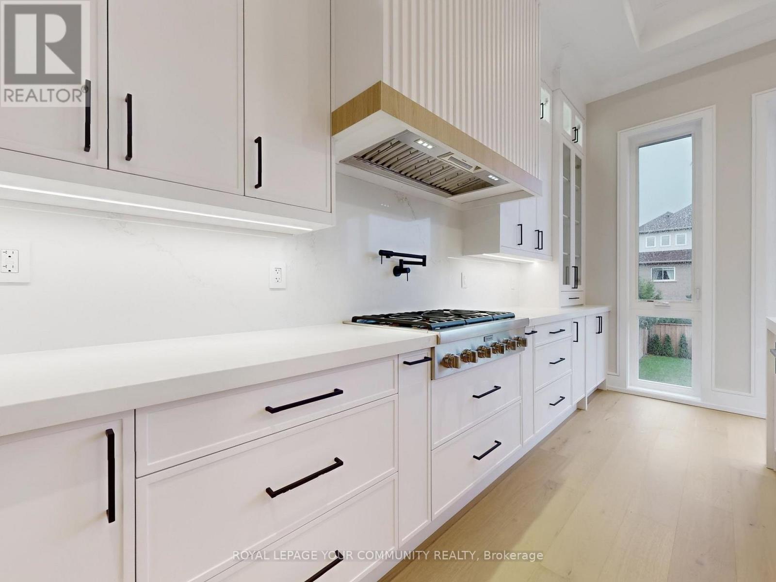 117 A Crestwood Road, Vaughan, Ontario L4J 1A7 - Photo 7 - N12549550