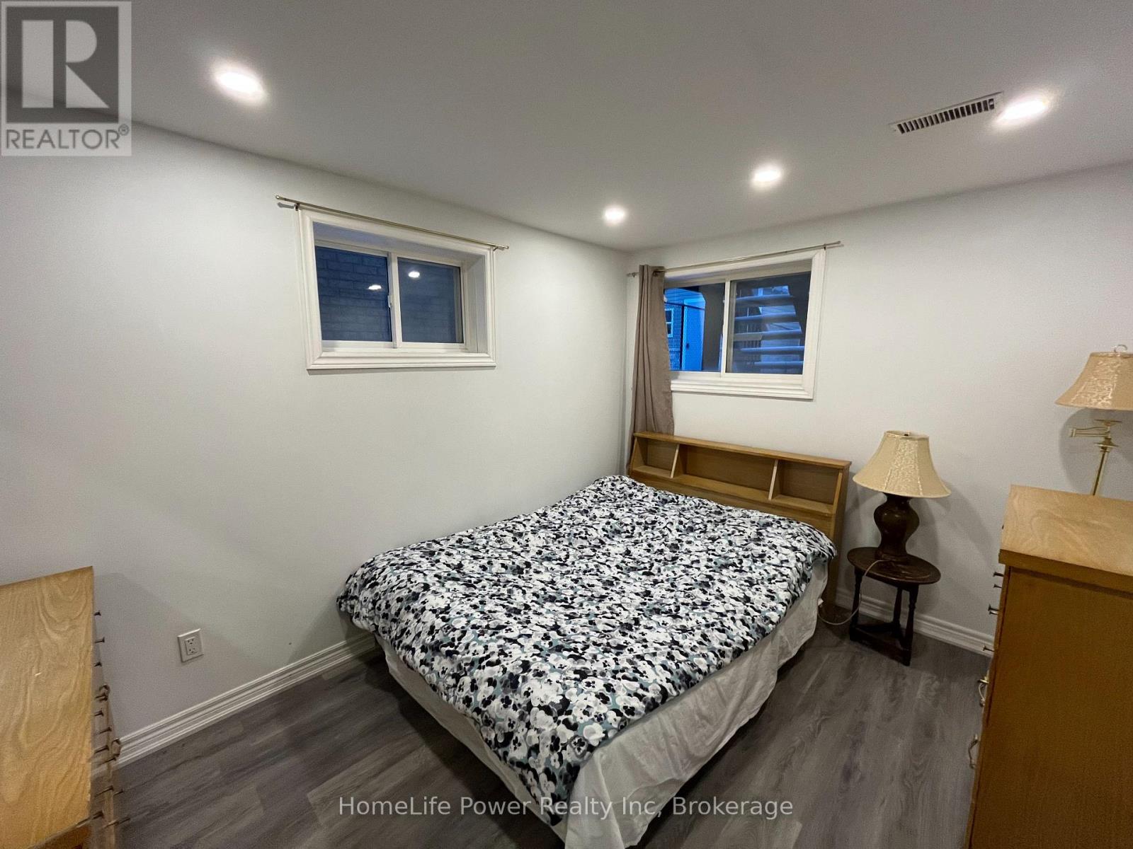 15 Porter Drive, Guelph, Ontario  N1L 1M3 - Photo 4 - X12487050