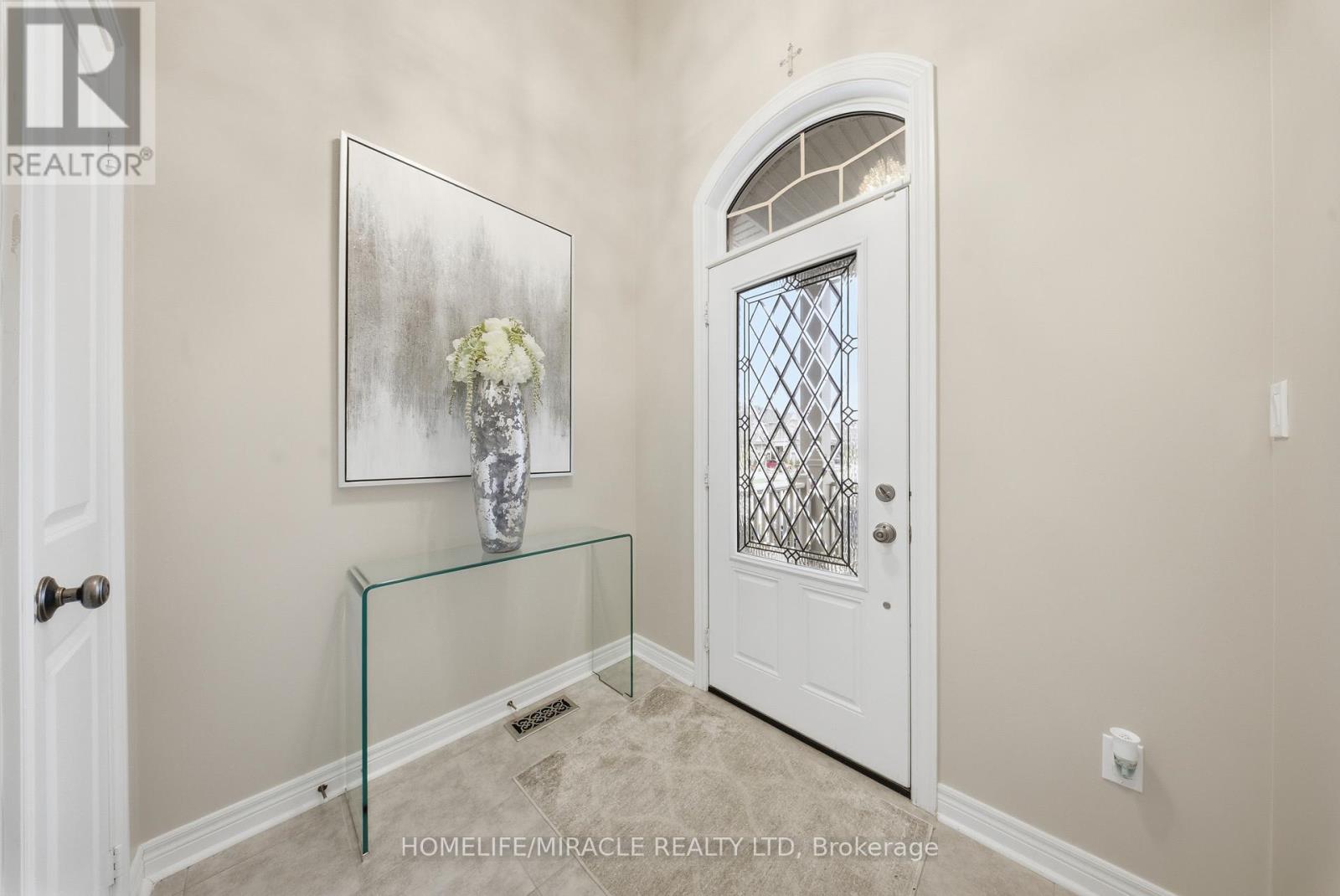 79 Willoughby Way, New Tecumseth, Ontario  L9R 0P4 - Photo 3 - N12553602