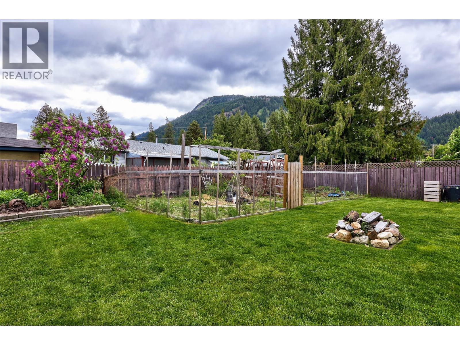 229 Birch Street, Chase, British Columbia  V0E 1M0 - Photo 22 - 10364958