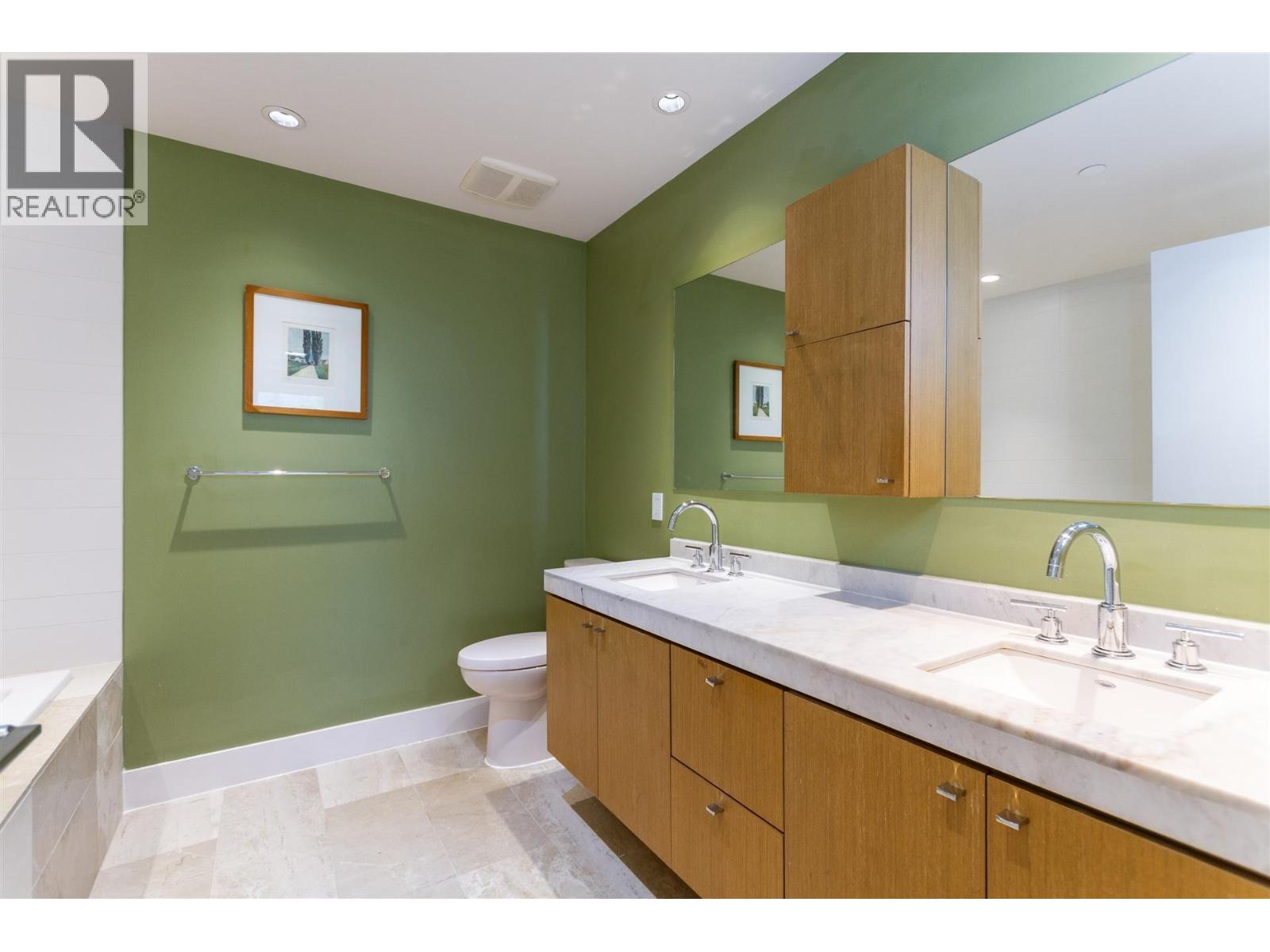 200 866 Arthur Erickson Place, West Vancouver, British Columbia V7T 0B2 - Photo 13 - R3018621