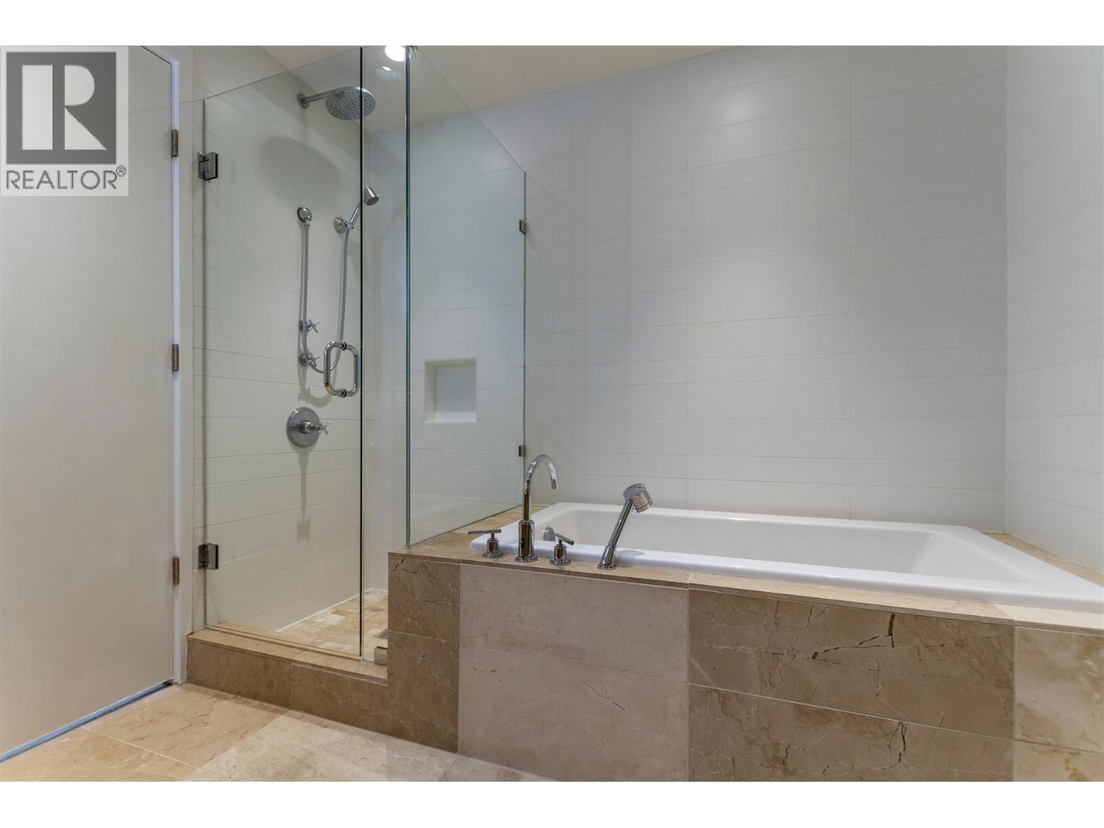 200 866 Arthur Erickson Place, West Vancouver, British Columbia V7T 0B2 - Photo 14 - R3018621