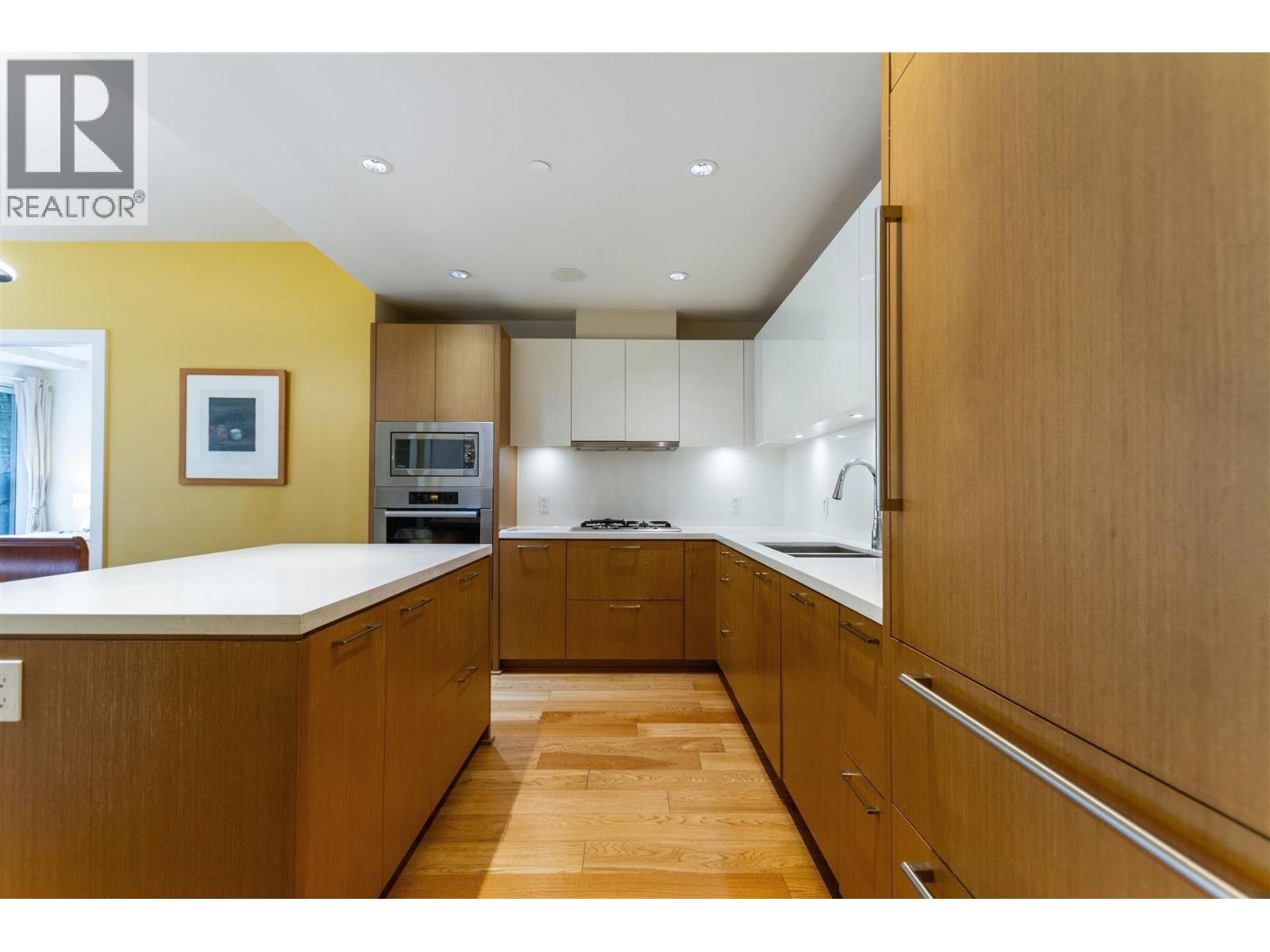 200 866 Arthur Erickson Place, West Vancouver, British Columbia V7T 0B2 - Photo 9 - R3018621