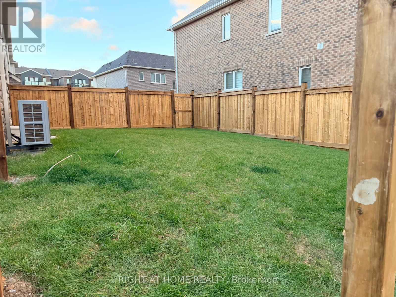 1263 Havelock Gardens, Milton, Ontario  L9E 2A9 - Photo 21 - W12553598