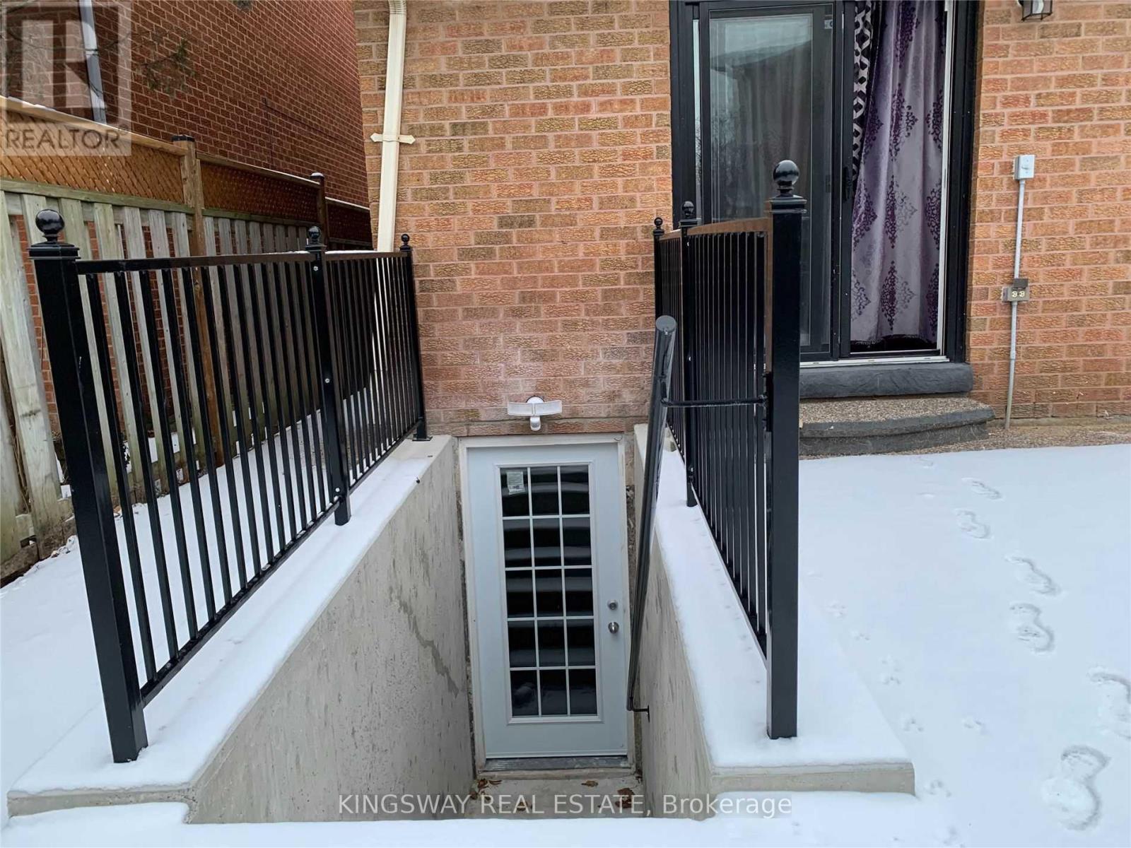 Lower - 6249 Prairie Circle, Mississauga, Ontario  L5N 5Y9 - Photo 2 - W12553600