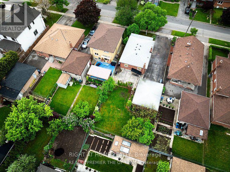 Upper - 61 Mcadam Avenue, Toronto, Ontario  M6A 1S6 - Photo 2 - W12553610