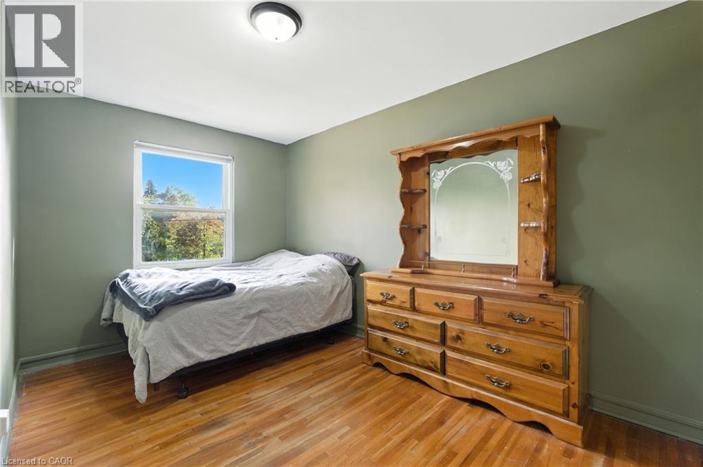 11 Eastvale Place, Hamilton, Ontario  L8H 1N9 - Photo 10 - 40771048