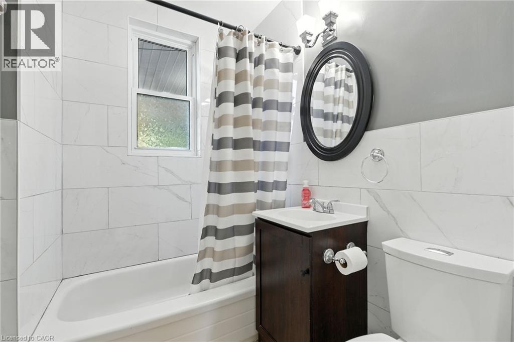 11 Eastvale Place, Hamilton, Ontario  L8H 1N9 - Photo 7 - 40771048