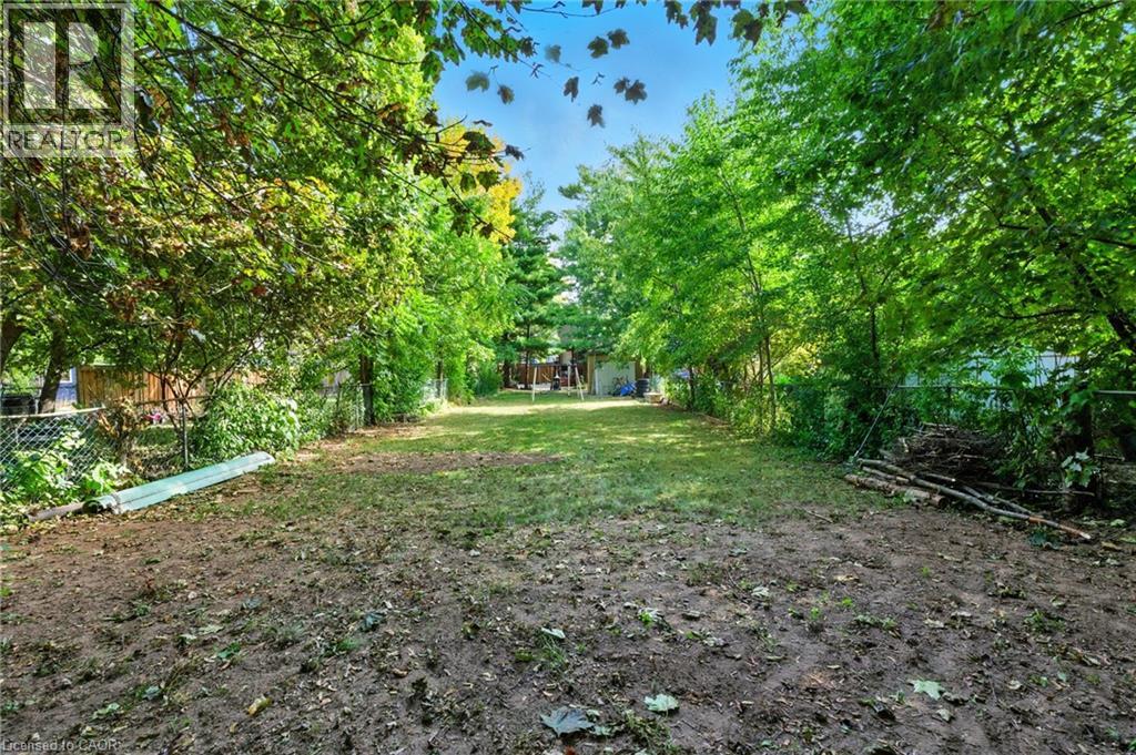 11 Eastvale Place, Hamilton, Ontario  L8H 1N9 - Photo 17 - 40771048