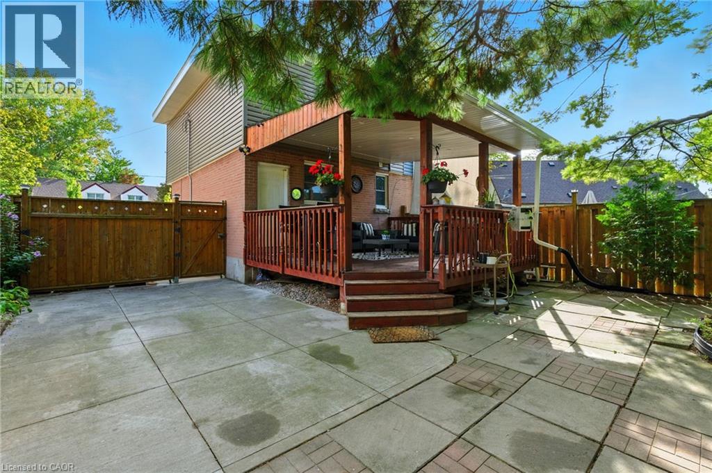 11 Eastvale Place, Hamilton, Ontario  L8H 1N9 - Photo 16 - 40771048