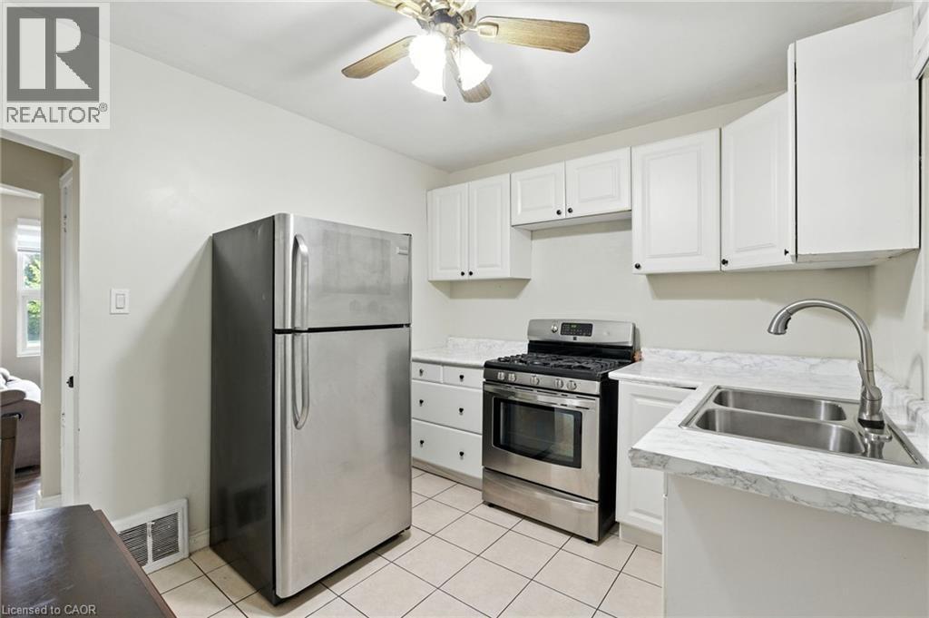 11 Eastvale Place, Hamilton, Ontario  L8H 1N9 - Photo 5 - 40771048