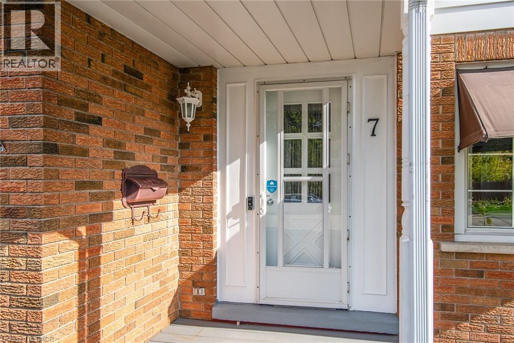 7 Forest Glen Crescent, Kitchener, Ontario  N2N 1C7 - Photo 2 - 40777413