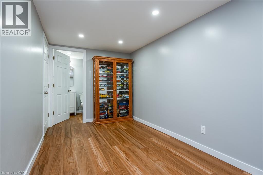 7 Forest Glen Crescent, Kitchener, Ontario  N2N 1C7 - Photo 24 - 40777413