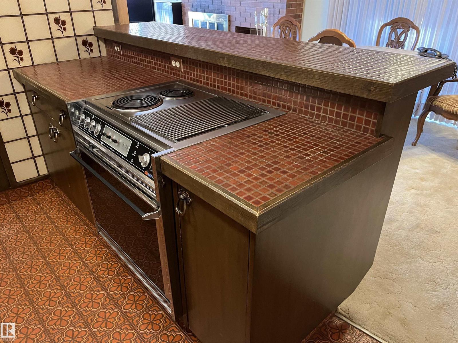 15416 75 Av Nw, Edmonton, Alberta  T5R 2Z1 - Photo 9 - E4466046