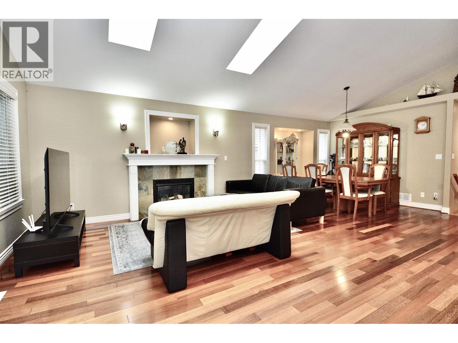 3035 Maplewood Court, Coquitlam, British Columbia  V3E 3P3 - Photo 5 - R3067785