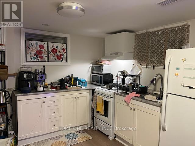 Bast - 95 Finch Avenue E, Toronto, Ontario  M2N 4R4 - Photo 3 - C12553620