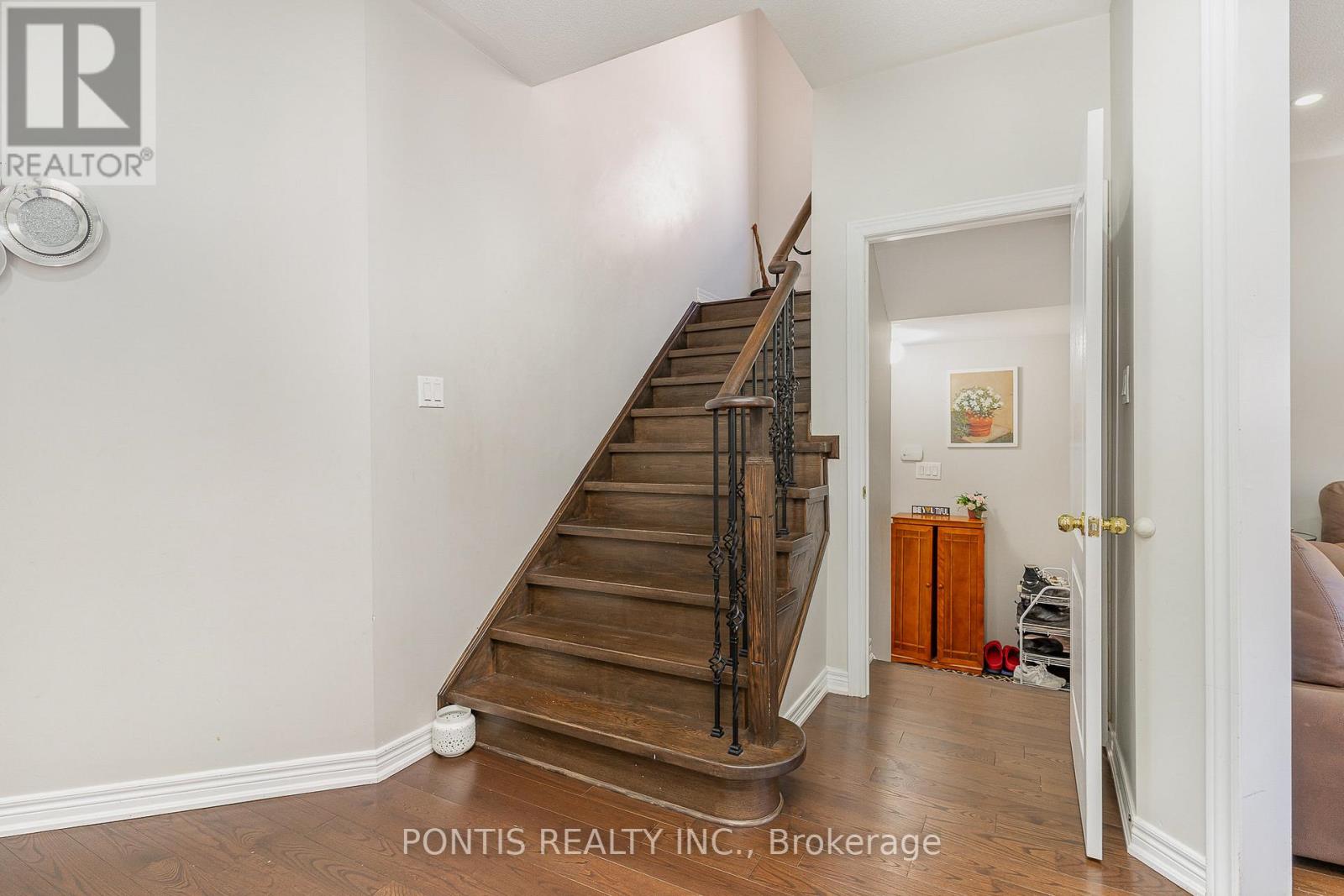 72 Vanwood Crescent, Brampton, Ontario L6P 2X3 - Photo 19 - W12553616