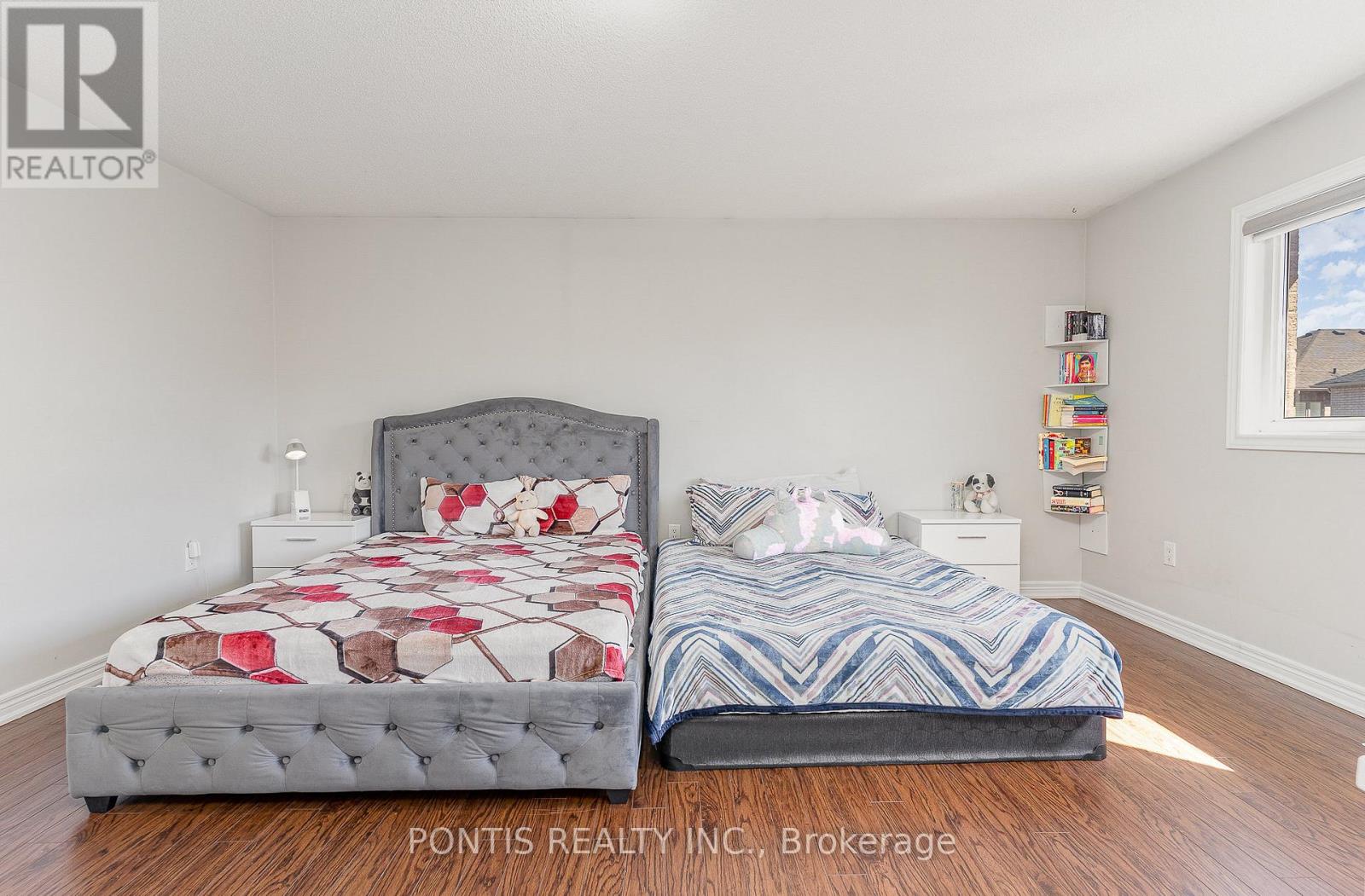 72 Vanwood Crescent, Brampton, Ontario L6P 2X3 - Photo 21 - W12553616