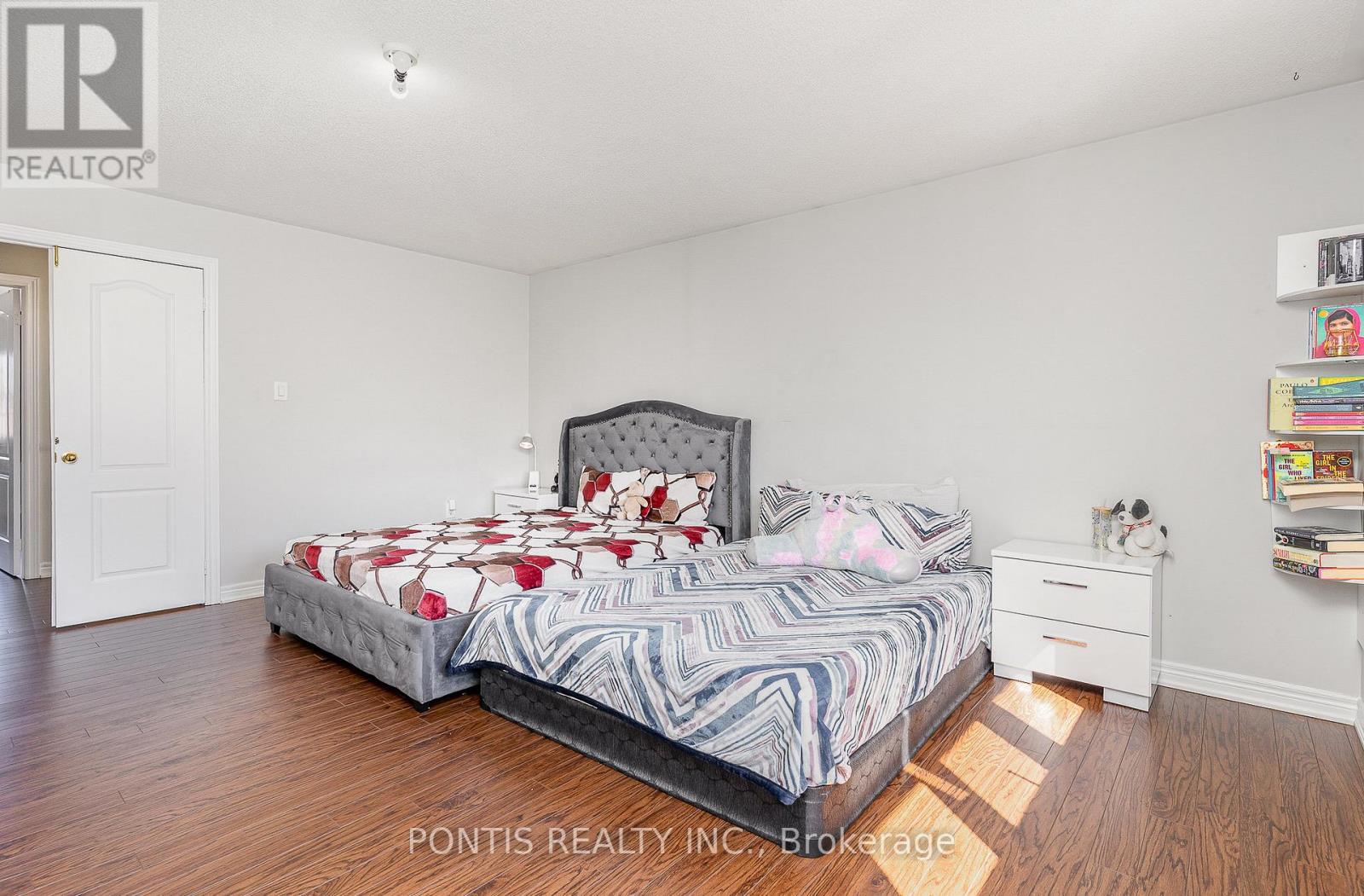 72 Vanwood Crescent, Brampton, Ontario L6P 2X3 - Photo 23 - W12553616