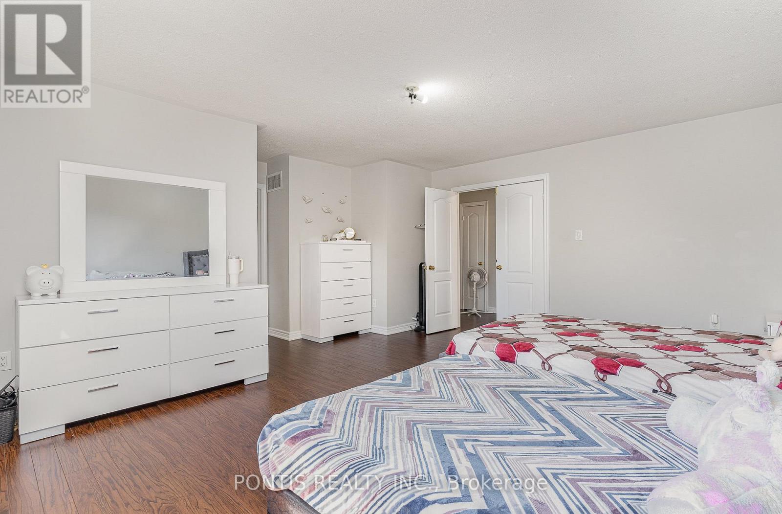 72 Vanwood Crescent, Brampton, Ontario L6P 2X3 - Photo 24 - W12553616