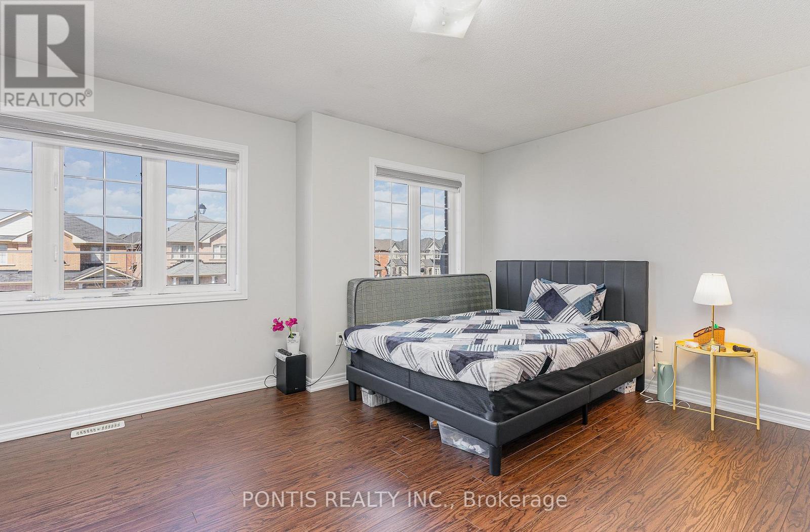 72 Vanwood Crescent, Brampton, Ontario L6P 2X3 - Photo 27 - W12553616