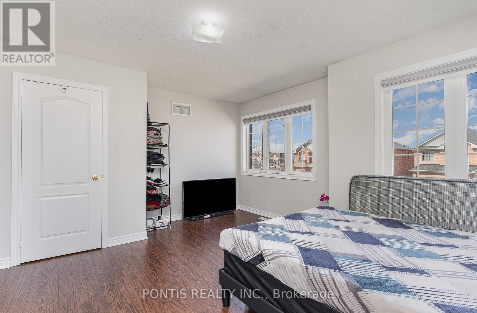 72 Vanwood Crescent, Brampton, Ontario L6P 2X3 - Photo 28 - W12553616