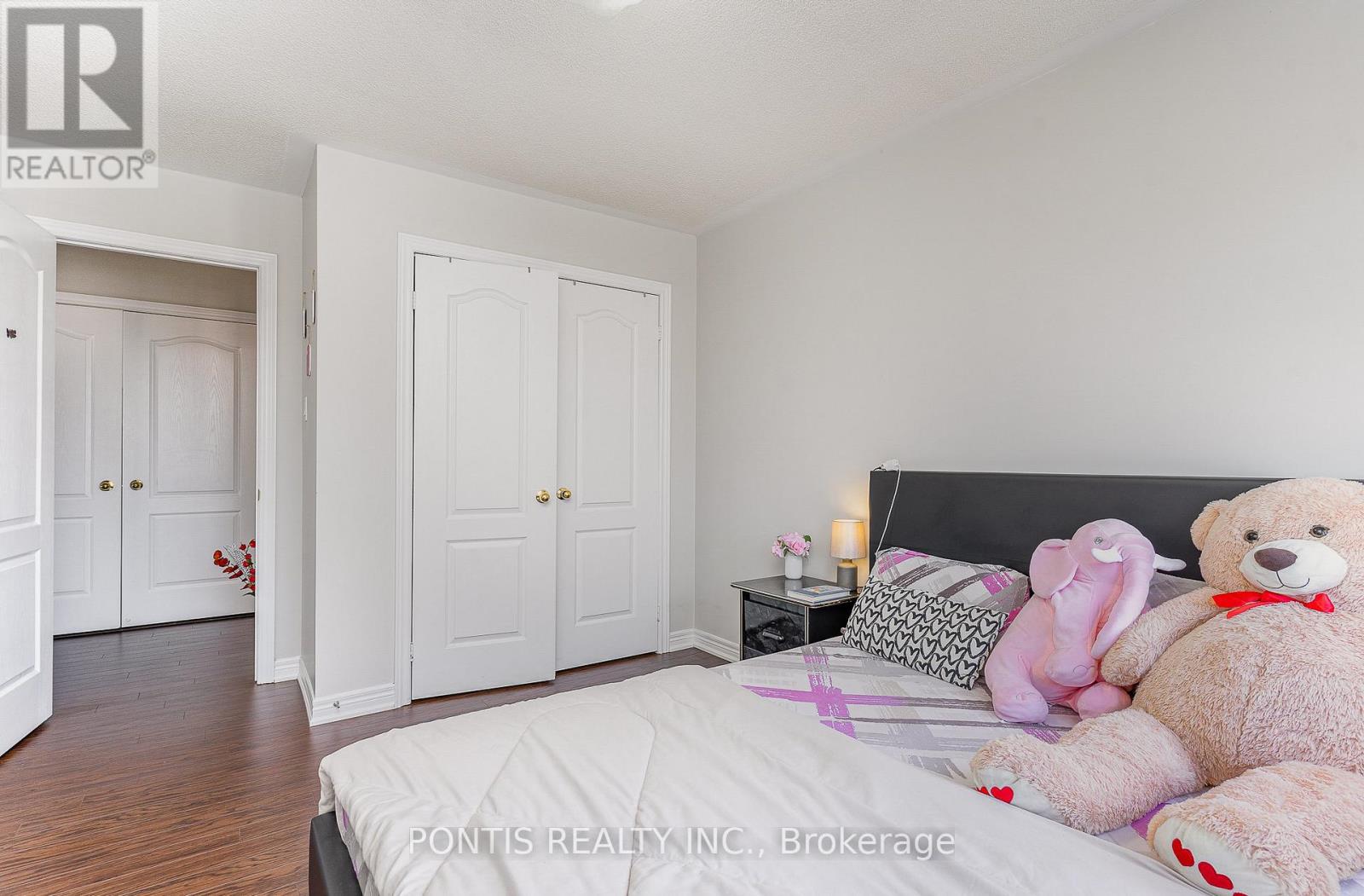 72 Vanwood Crescent, Brampton, Ontario L6P 2X3 - Photo 32 - W12553616