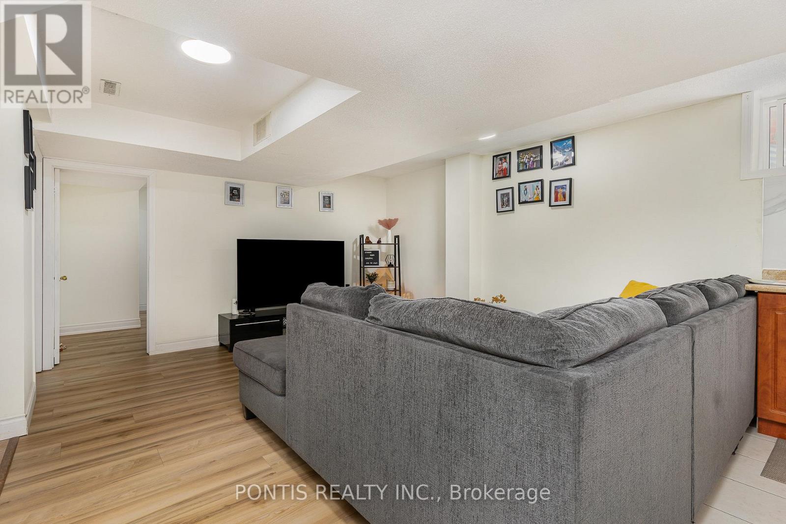 72 Vanwood Crescent, Brampton, Ontario L6P 2X3 - Photo 34 - W12553616