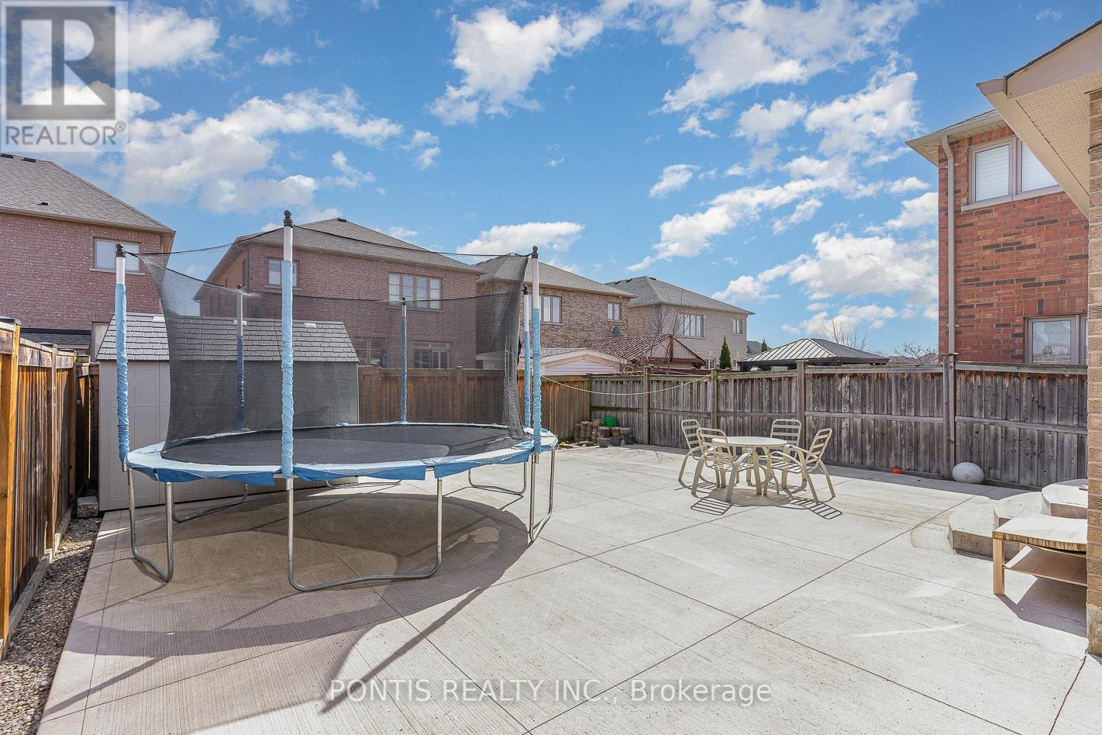 72 Vanwood Crescent, Brampton, Ontario L6P 2X3 - Photo 44 - W12553616