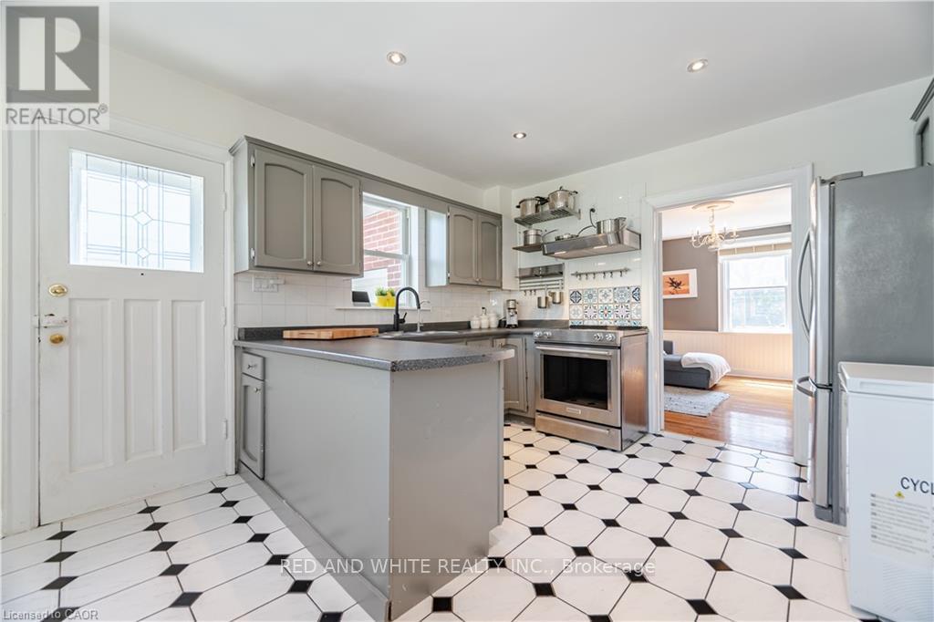 305 Main Street, Cambridge, Ontario N1R 1Y2 - Photo 23 - X12553614