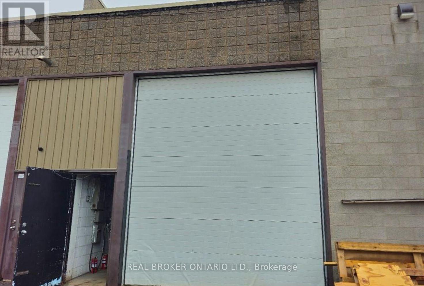 5 & 6 - 94 Dunkirk Road, St. Catharines, Ontario L2P 3H4 - Photo 2 - X12553618