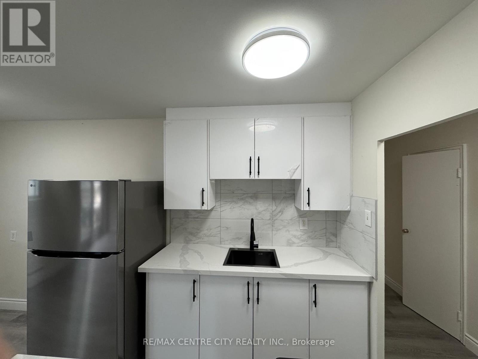 206 - 1830 Dumont Street, London East, Ontario N5W 2S1 - Photo 3 - X12553626