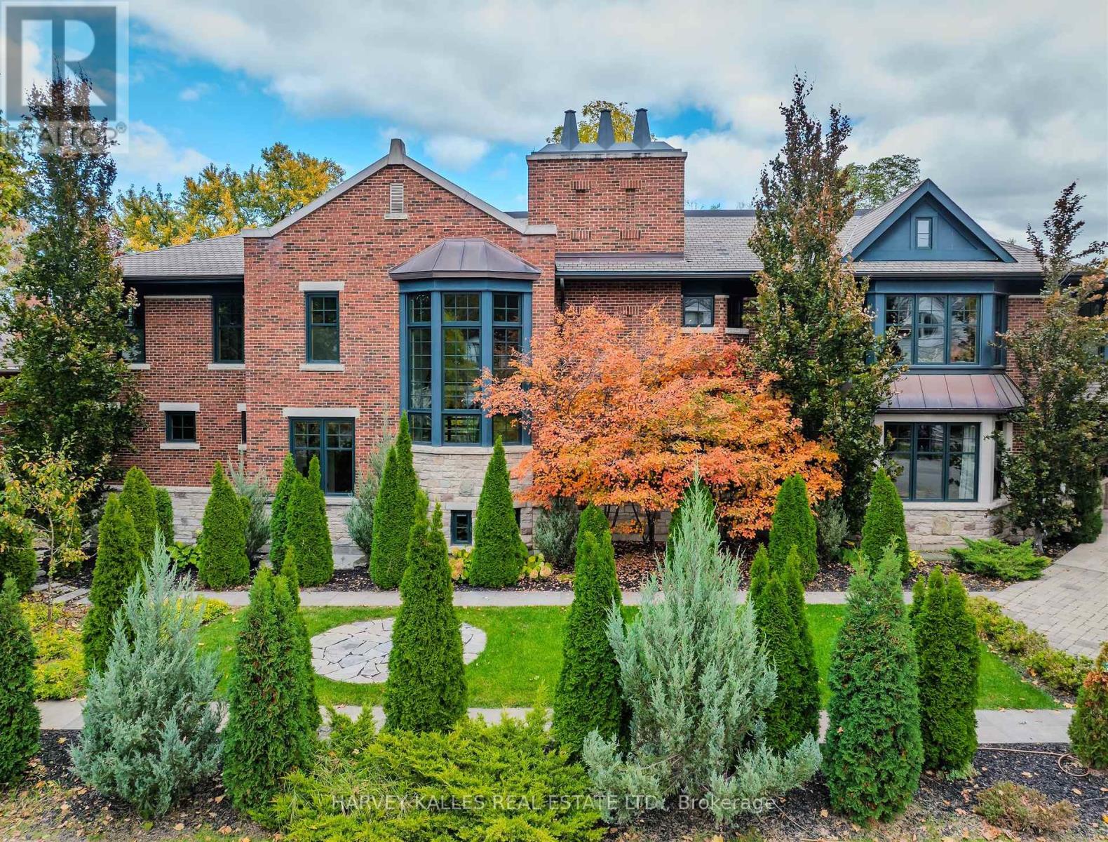 89 KINGSWAY CRESCENT, Toronto, Ontario