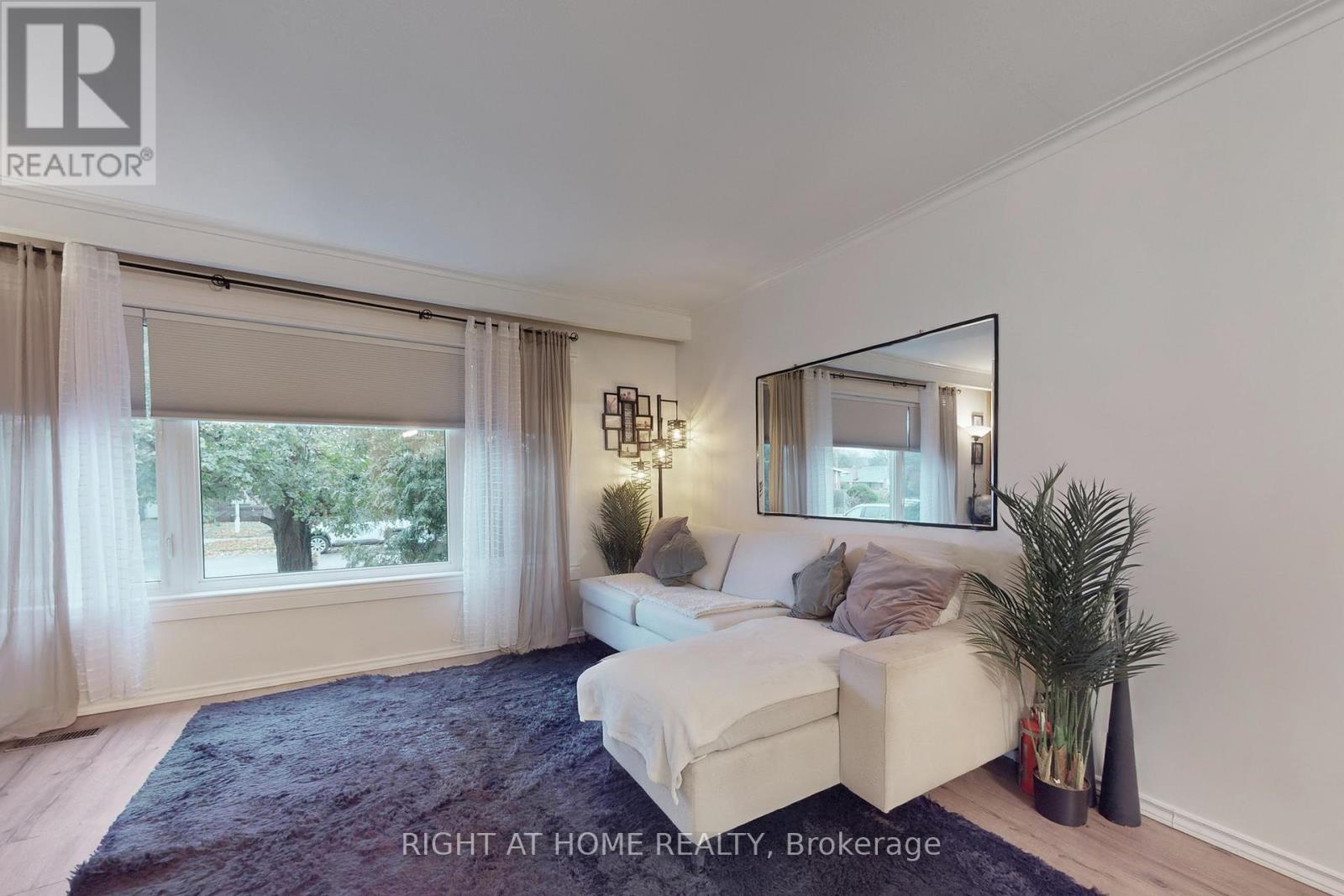 125 Fortrose Crescent, Toronto, Ontario  M3A 2H2 - Photo 5 - C12553628