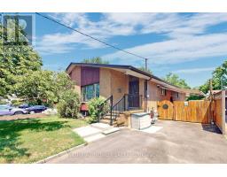 125 FORTROSE CRESCENT, Toronto, Ontario