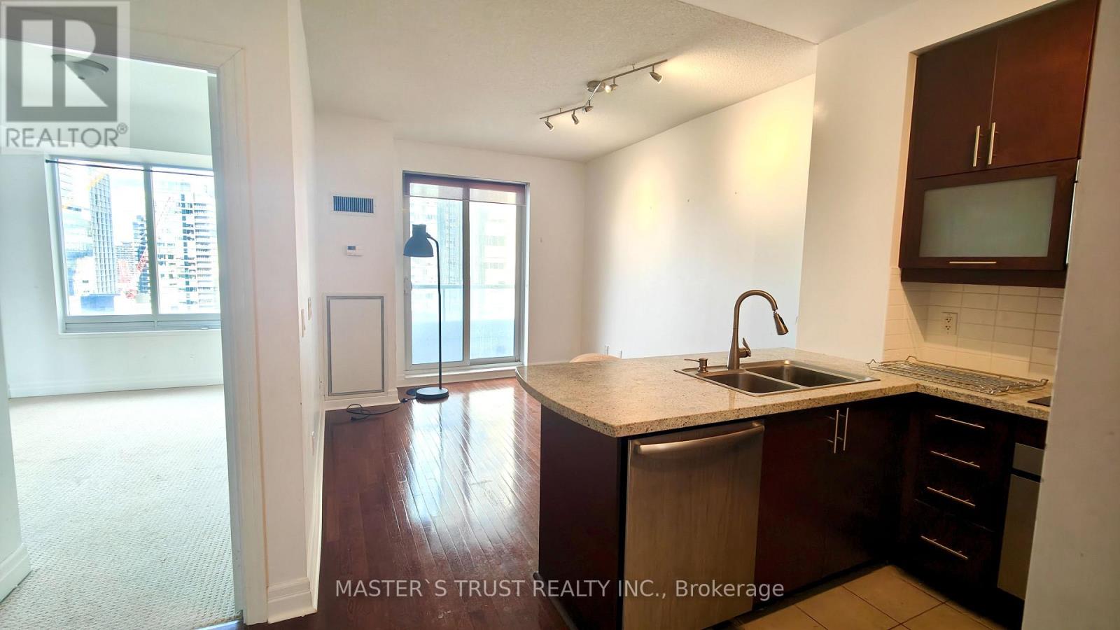 2003 - 35 Balmuto Street, Toronto, Ontario  M4Y 0A3 - Photo 3 - C12553678