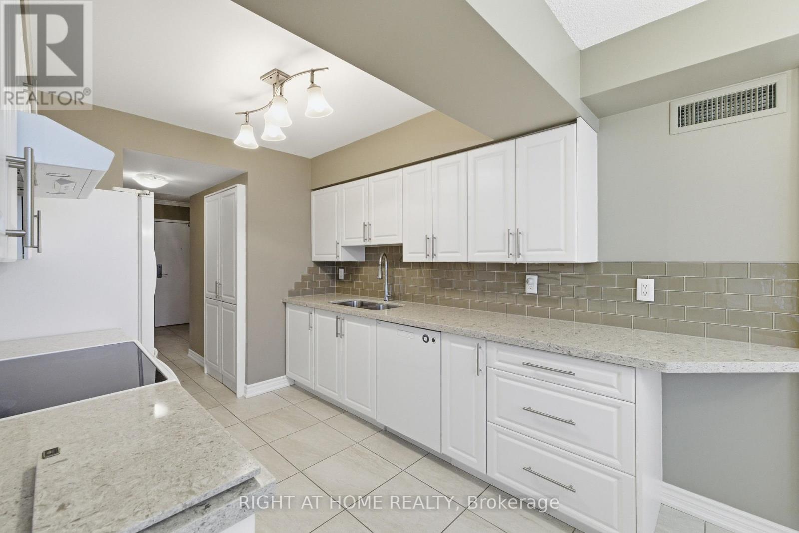 1104 - 1890 Valley Farm Road, Pickering, Ontario  L1V 6B4 - Photo 12 - E12553636