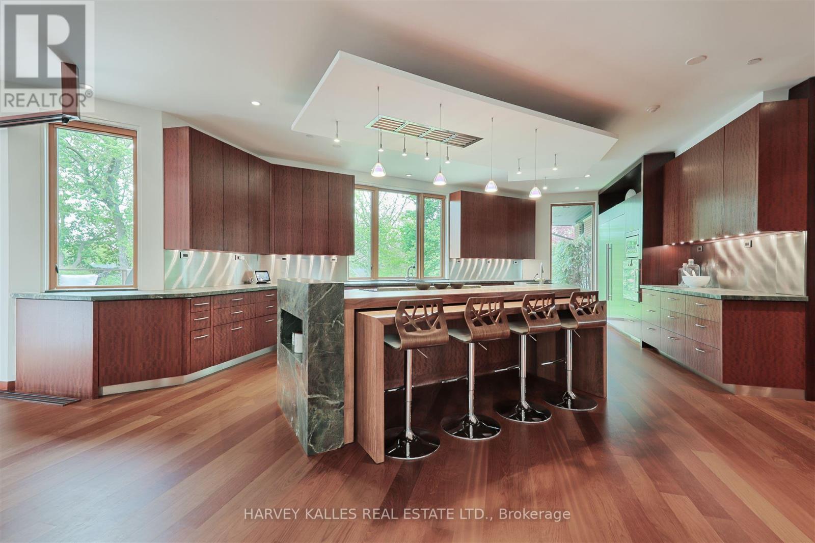 89 Kingsway Crescent, Toronto, Ontario  M8X 2R8 - Photo 16 - W12433346