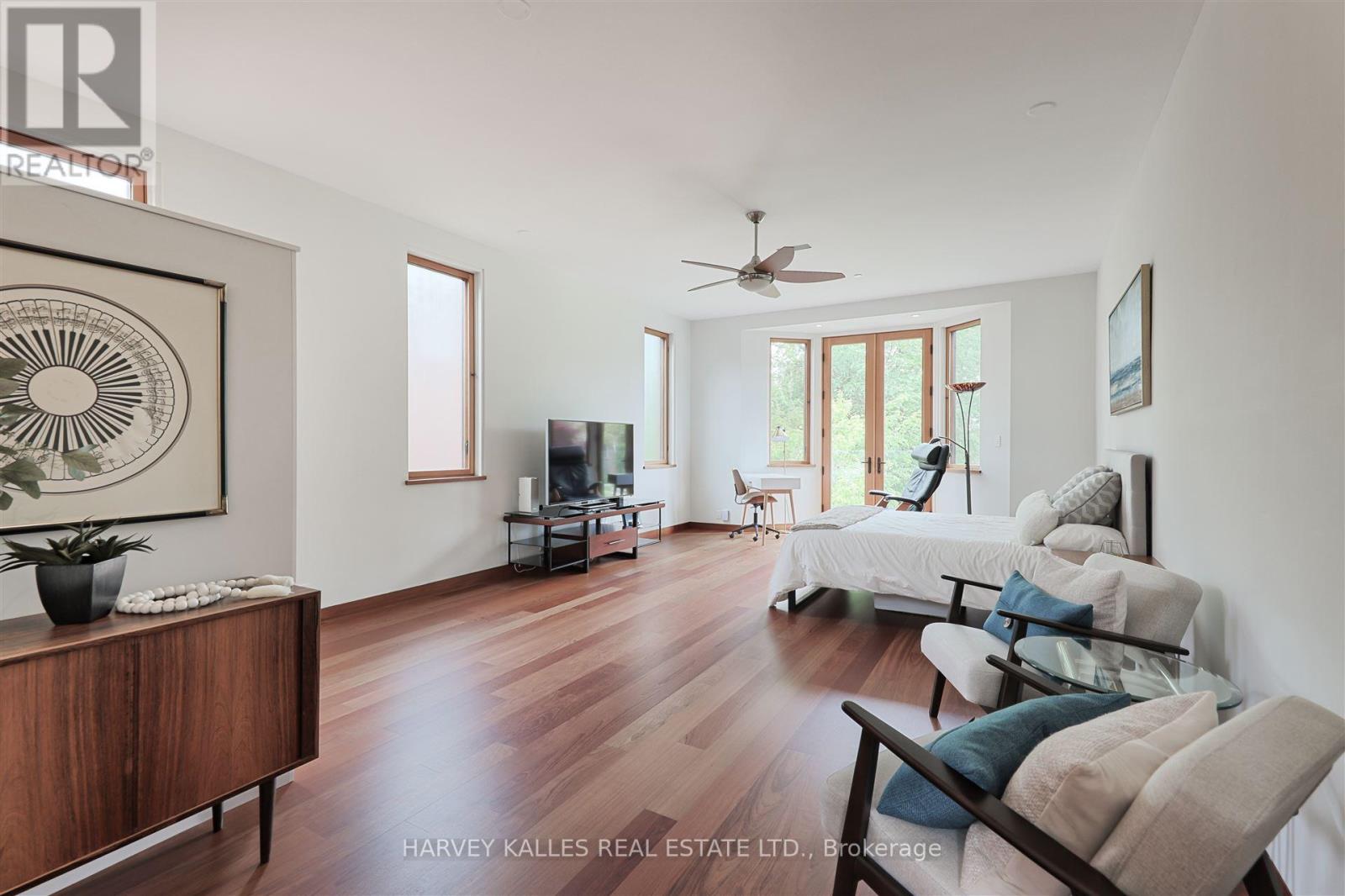 89 Kingsway Crescent, Toronto, Ontario  M8X 2R8 - Photo 20 - W12433346