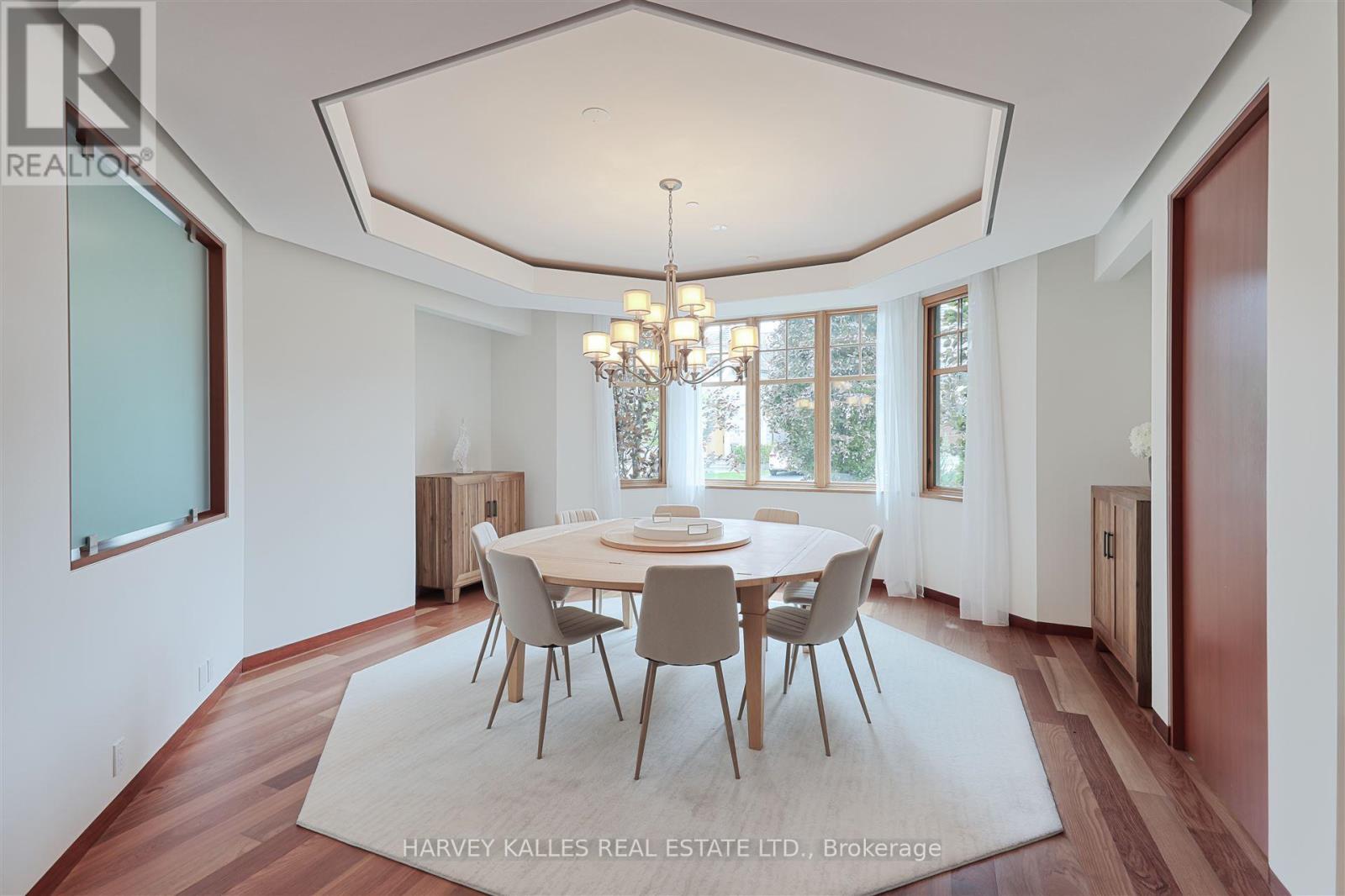 89 Kingsway Crescent, Toronto, Ontario  M8X 2R8 - Photo 9 - W12433346