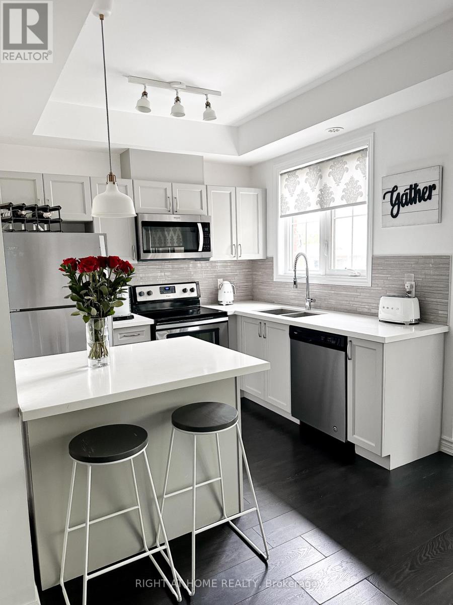 423 - 201 Pine Grove Road, Vaughan, Ontario  L4L 0H8 - Photo 2 - N12553646