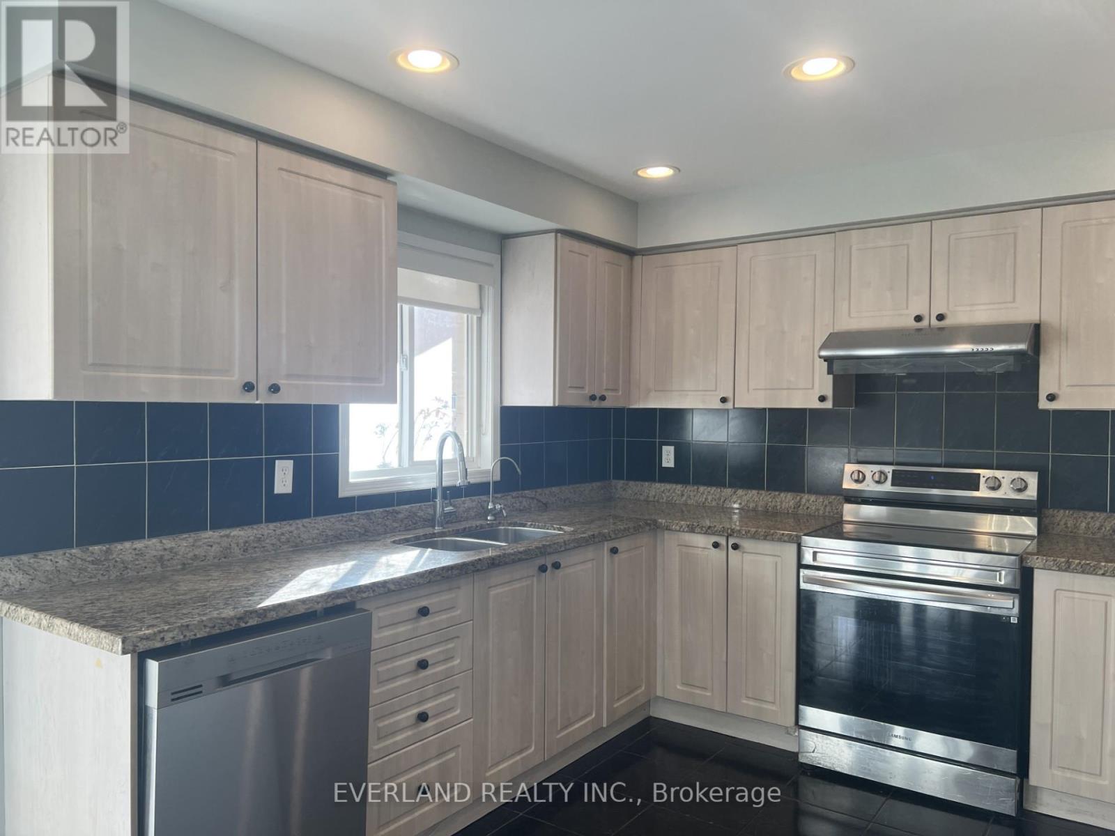 15 Orchid Road, Markham, Ontario  L3T 7T7 - Photo 6 - N12553652