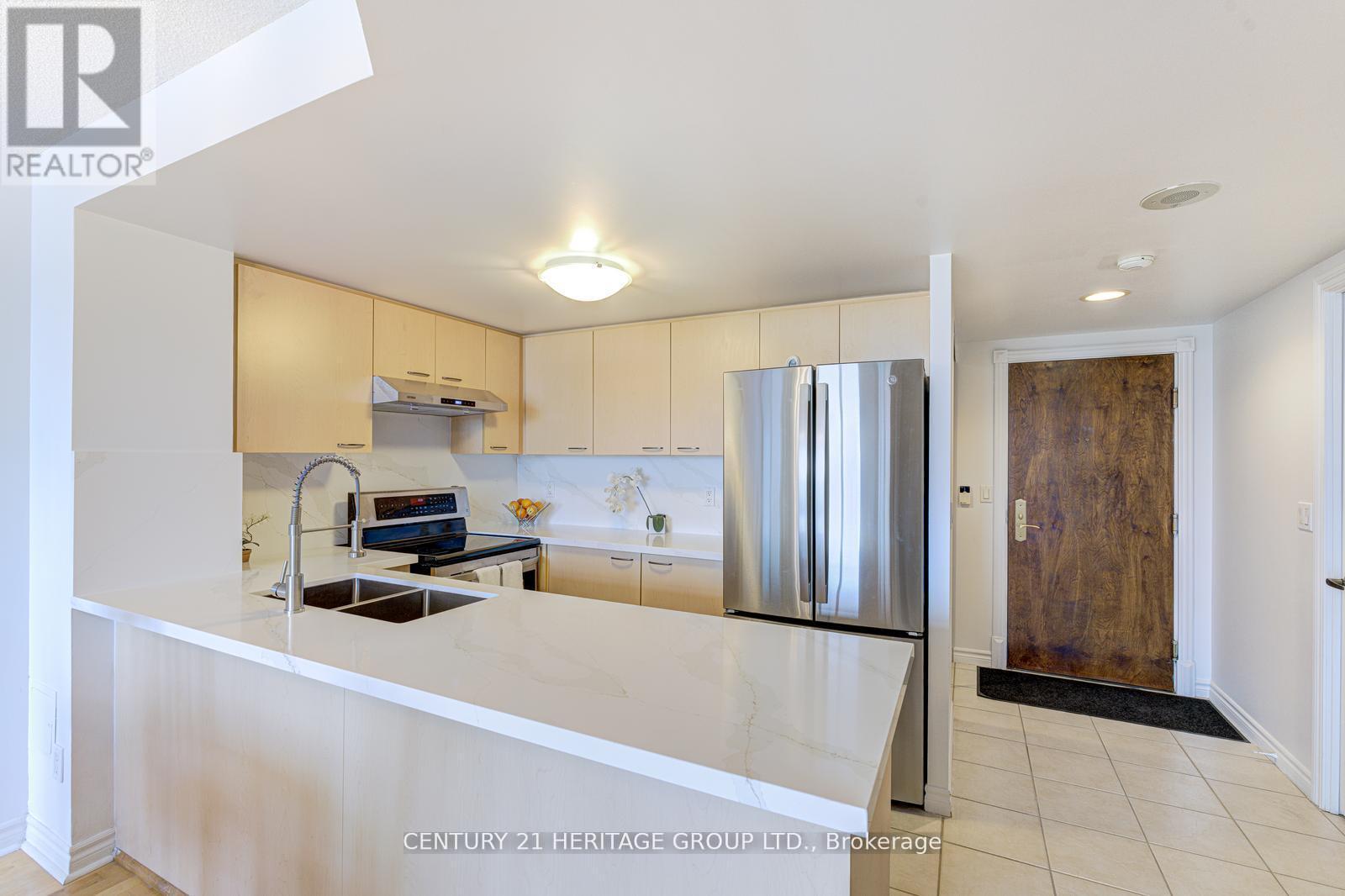 1003 - 130 Pond Drive, Markham, Ontario  L3T 7W5 - Photo 10 - N12553684