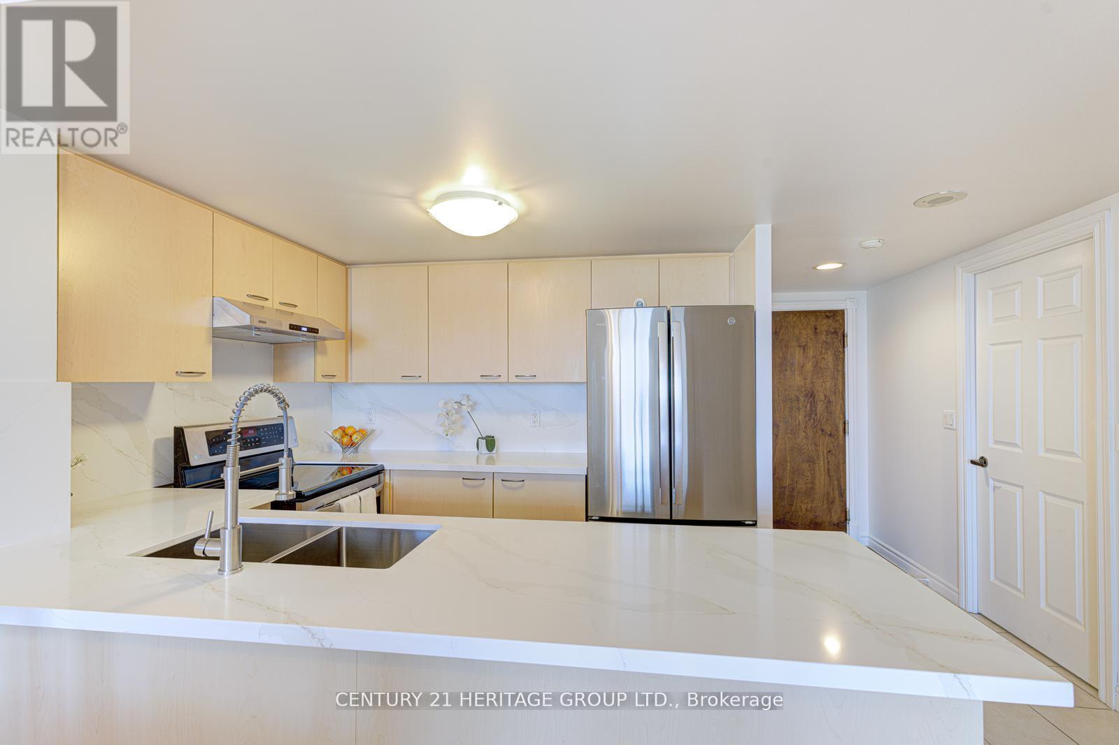 1003 - 130 Pond Drive, Markham, Ontario  L3T 7W5 - Photo 11 - N12553684